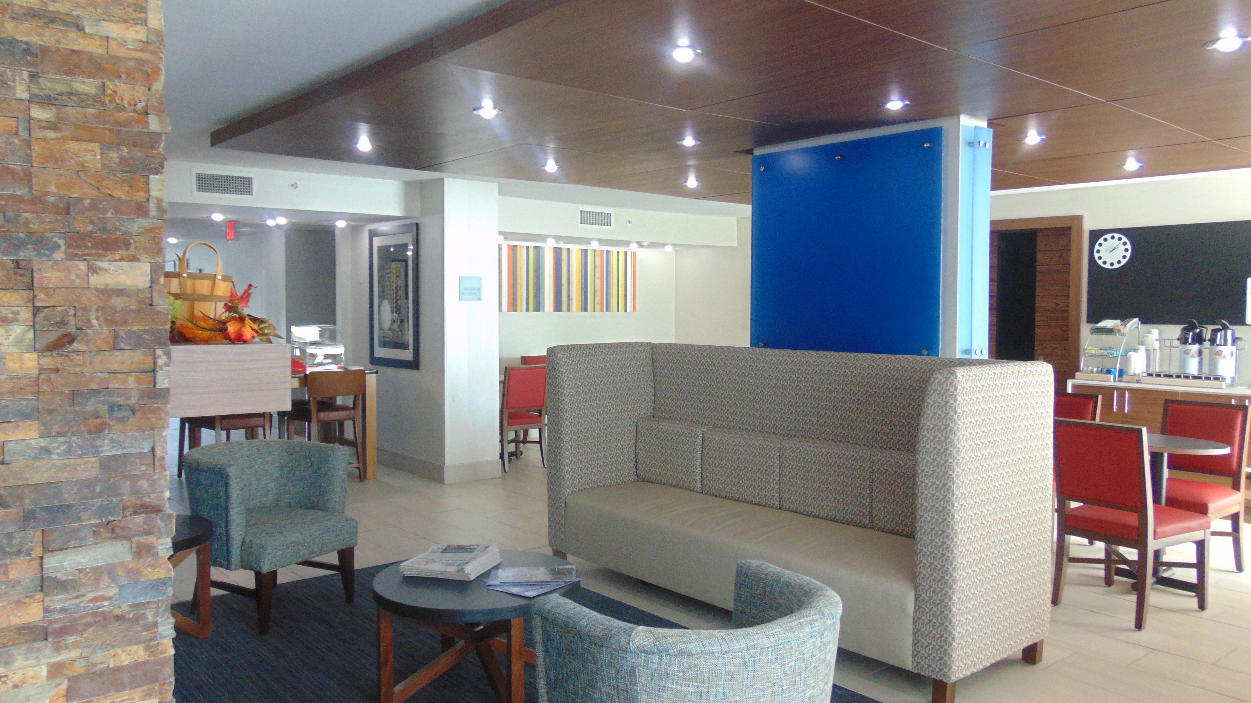 Holiday Inn Express & Suites Wapakoneta By Ihg Dış mekan fotoğraf