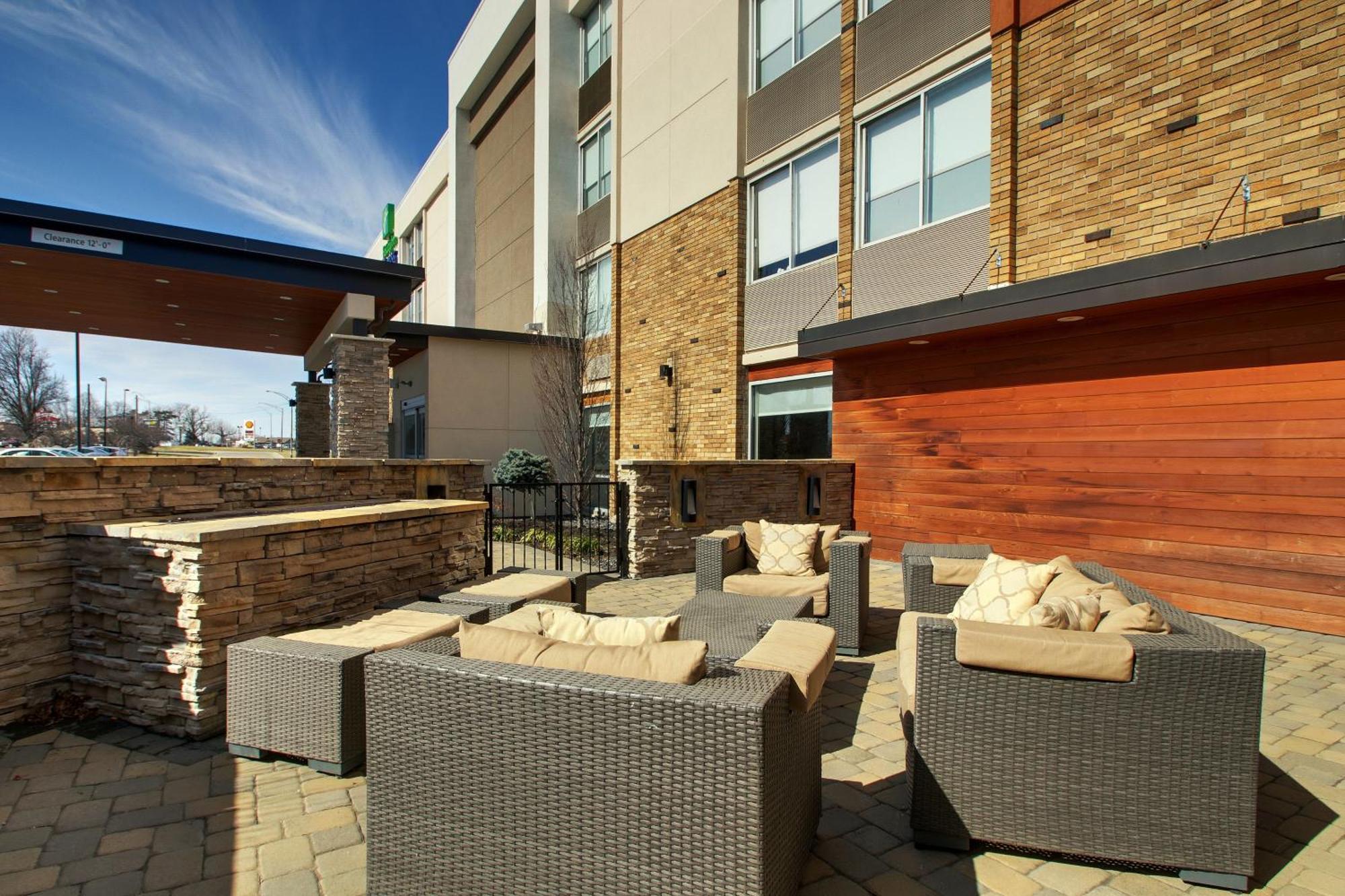 Holiday Inn Express & Suites Wapakoneta By Ihg Dış mekan fotoğraf